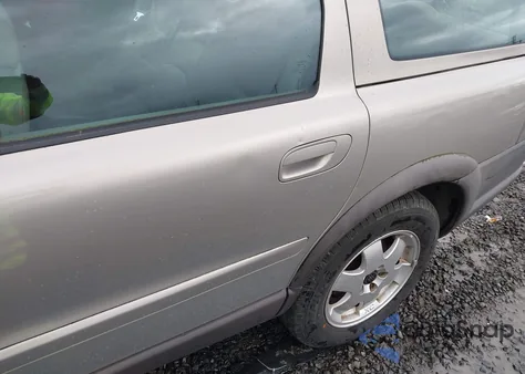 2001 Volvo V70 Xc z USA, uszkodzony, nr VIN YV1SZ58D311031798